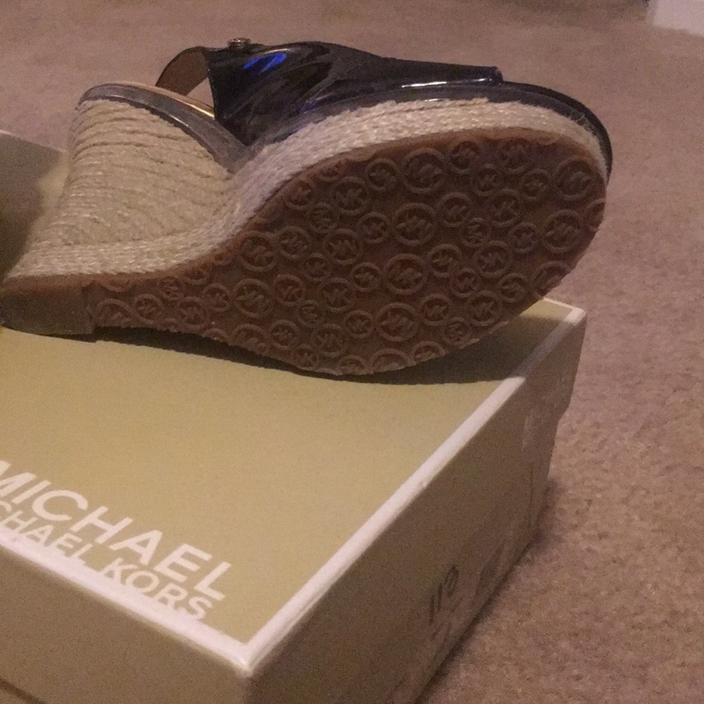 Shoes - Picture 2 of 3